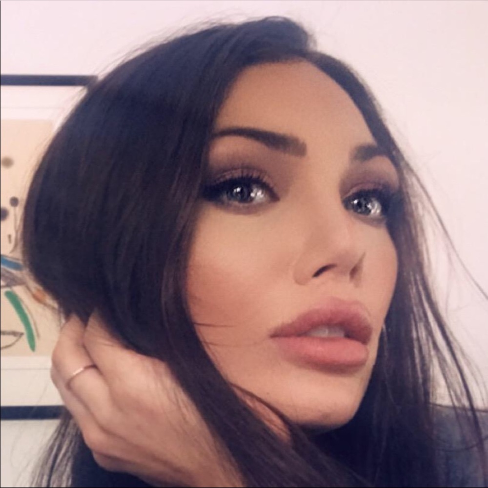 Meet your Posher, Alexandra